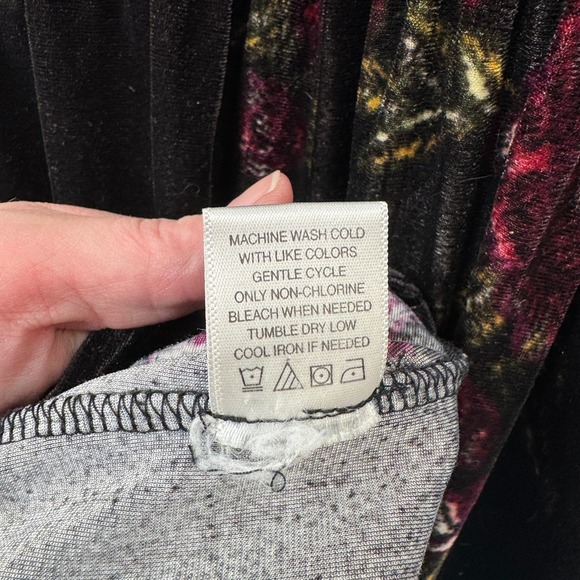 Love on a Hanger Jumpsuit Womens Large Black Floral Velvet Pockets - Picture 12 of 16